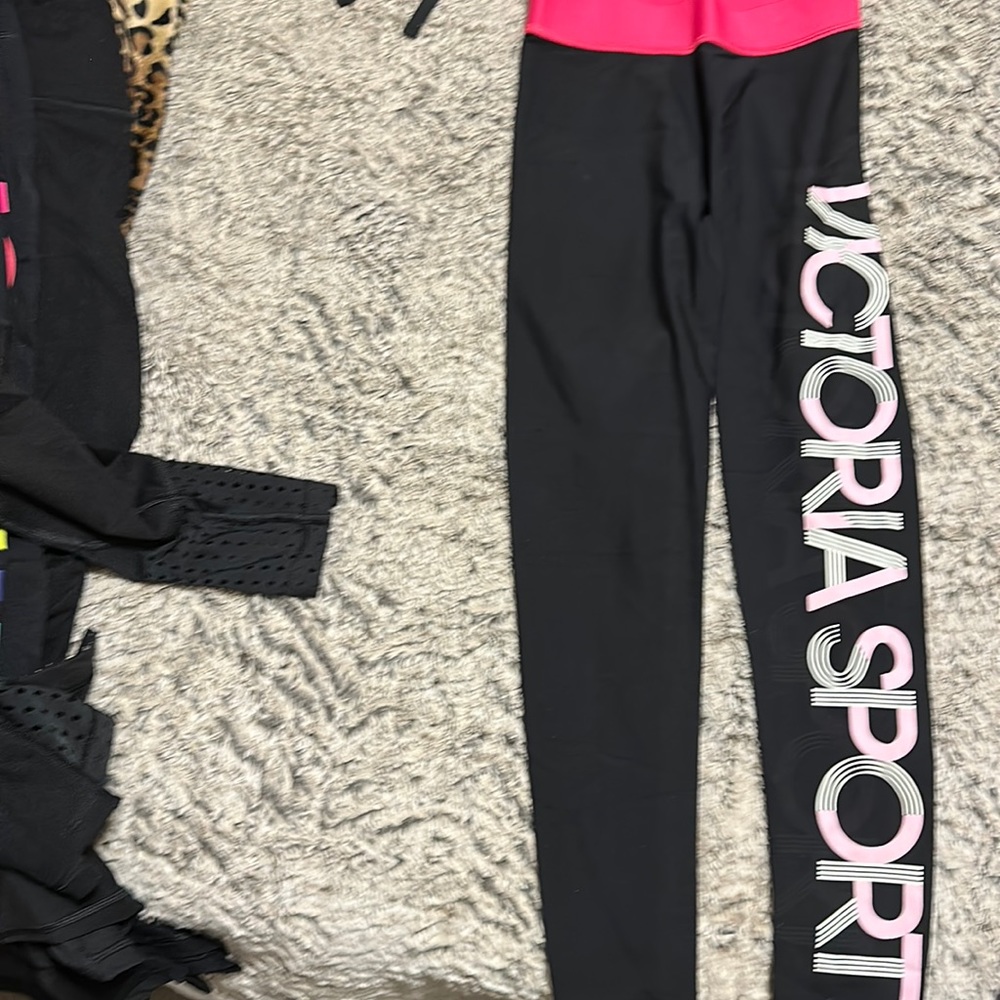 NWOT Victoria’s Secret Sport leggings XS